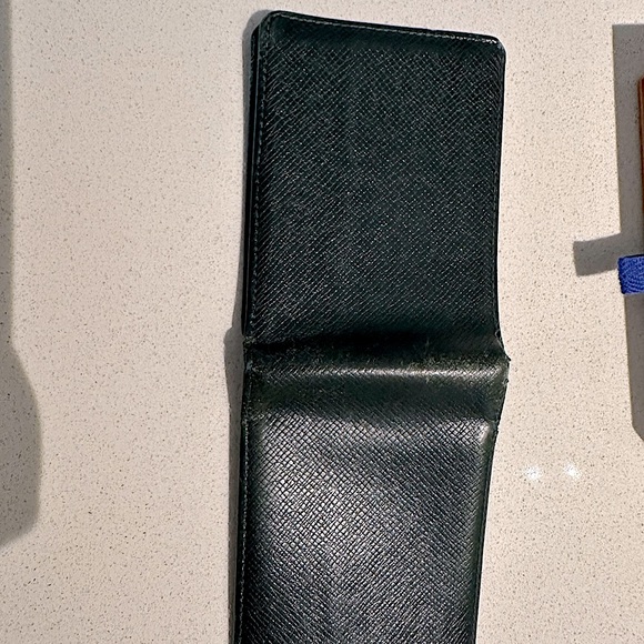 Louis Vuitton Epi Wallet - Picture 7 of 7